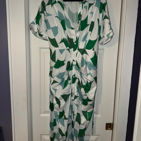 NWT Women's Belted Shirt Dress - Picture 3 of 7